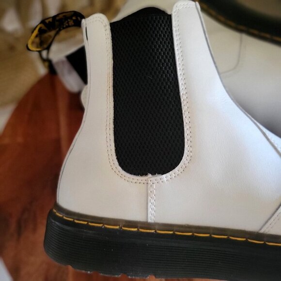 Dr. Martens Dorrian Pull on White Leather Chelsea Boots Unisex Men's SZ 8 - Picture 6 of 9